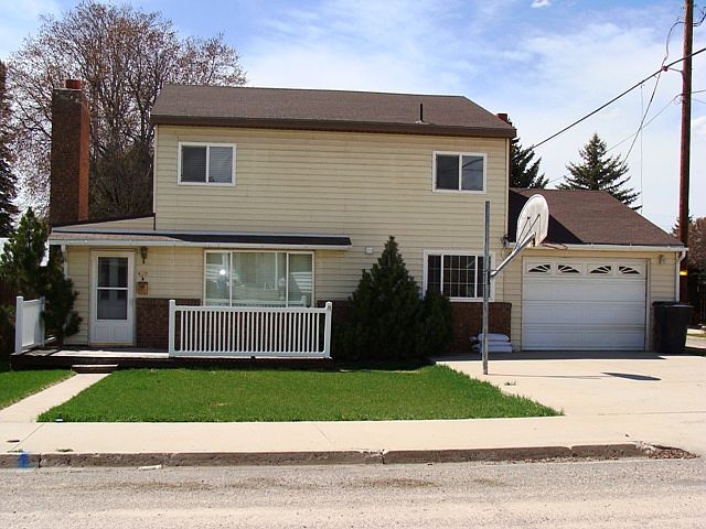 1st image of 429 N 9th St