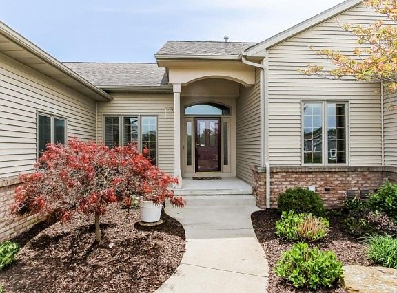 4th image of 2381 Deer Trail Dr NE