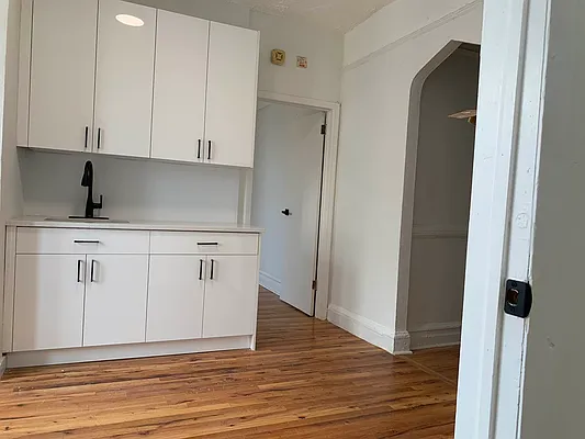 Rented by Metro Prop NY Corp | media 7