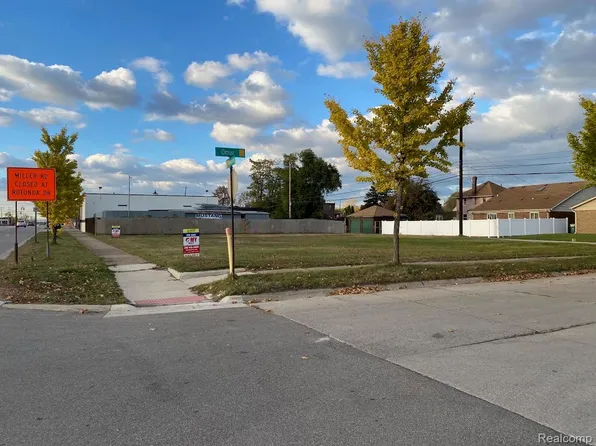 3200 Wyoming Ave, Dearborn, MI 48120