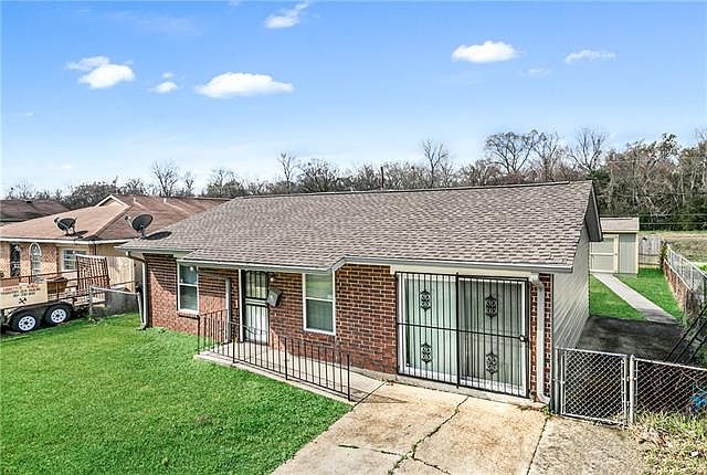 1st image of 265 Capitol Dr