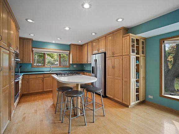 4th image of 1305 W Lexington Dr
