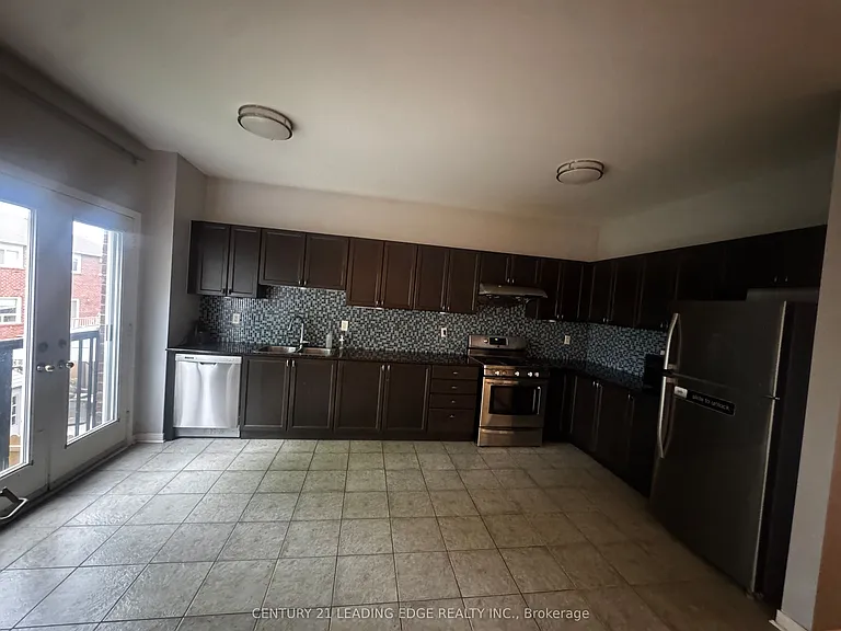 13 Prince William Dr #UPPER — Photo 10