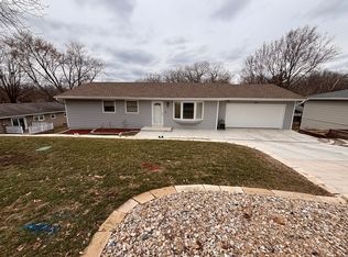 1505 Westwind Dr, Manhattan, KS 66503