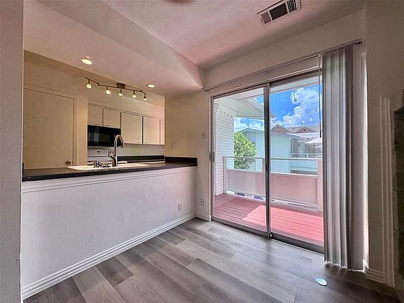 4th image of 4347 Dickason Ave APT 207