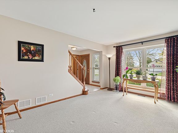 4th image of 720 Royal Glen Dr