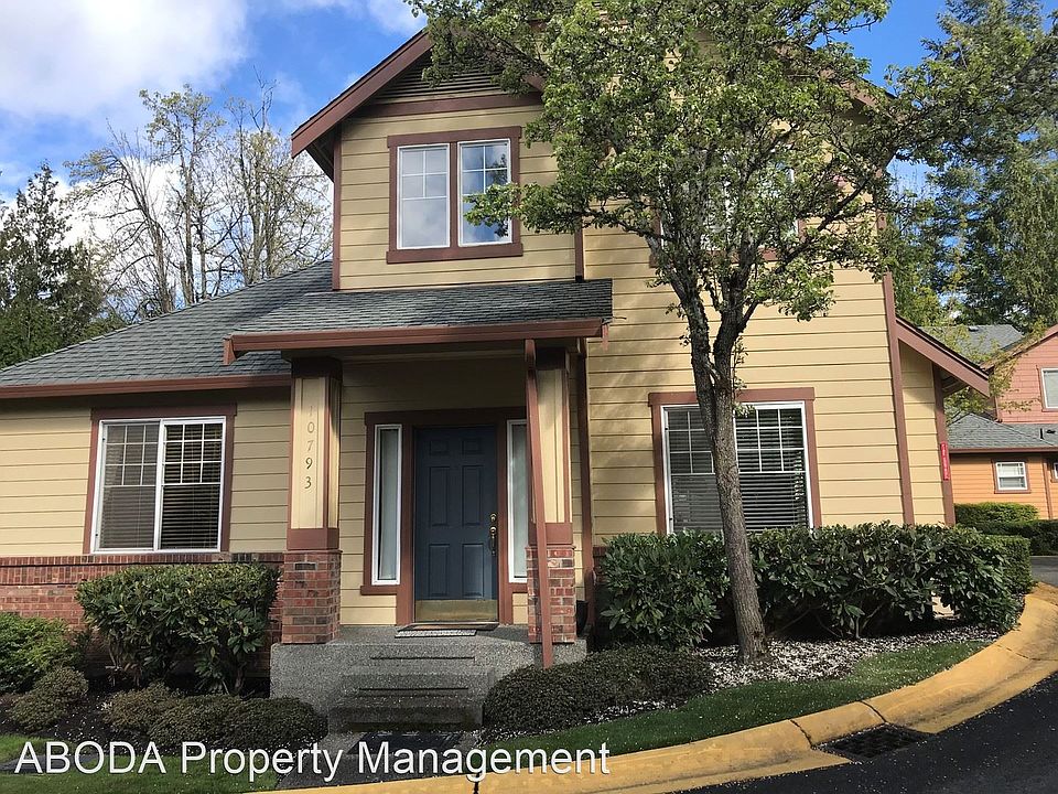 1st image of 10793 221st Ln NE #23