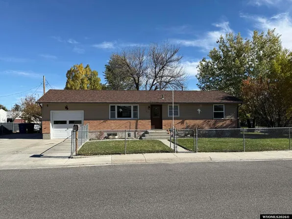 315 Elizabeth Dr, Riverton, WY 82501