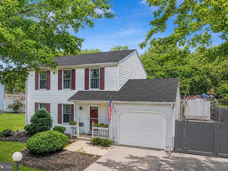 1st image of 13 Barons Ct