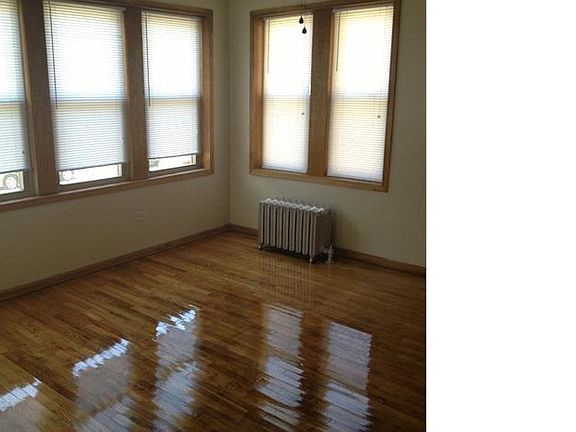 3rd image of 11213 S King Dr #3
