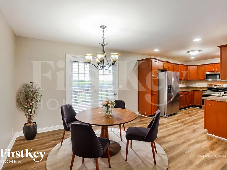 850 Samantha Ln — Photo 7