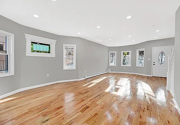 5th image of 105-39 Remington St #A