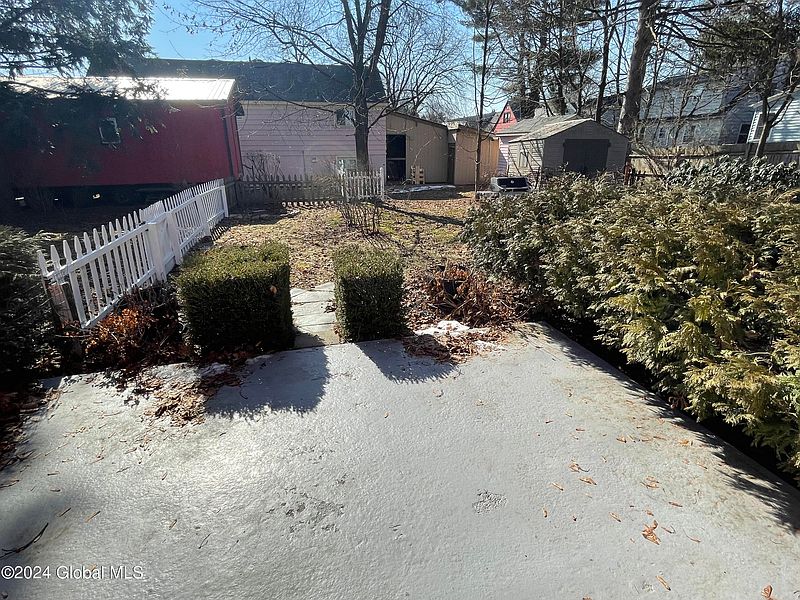 4th image of 24 Clayton Avenue