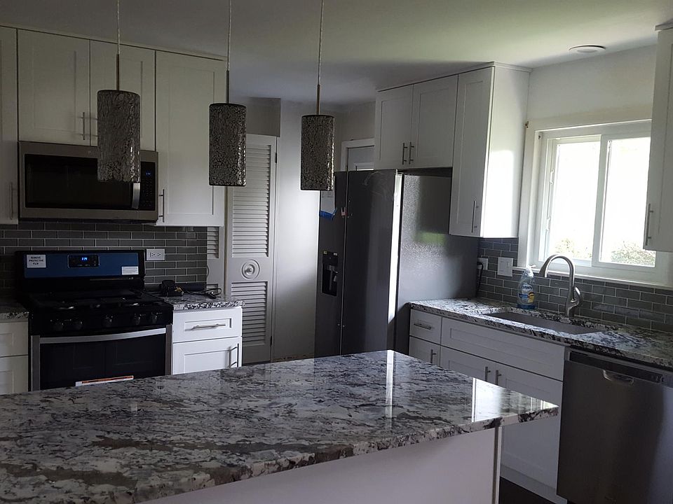 1st image of 202 S Yale Ave