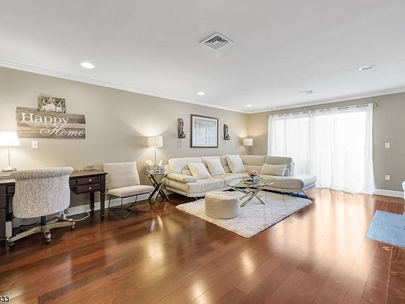 4th image of 21 Cerone Ct