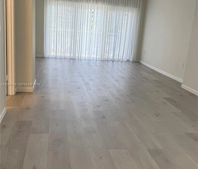 300 Bayview Dr #211 — Photo 1