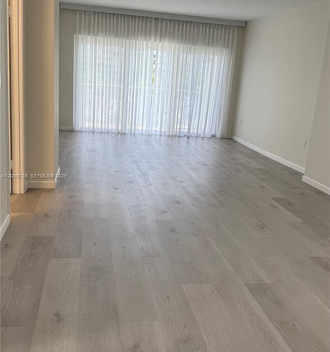 1st image of 300 Bayview Dr APT 211