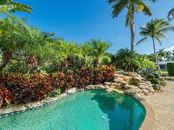 Home For Sale In Tropic Isle