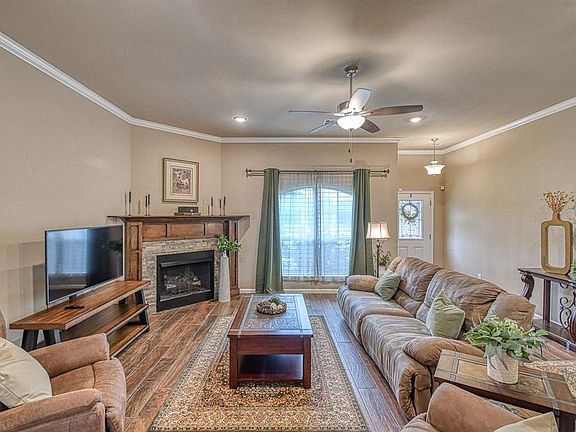 5th image of 1104 SW 137th Ct