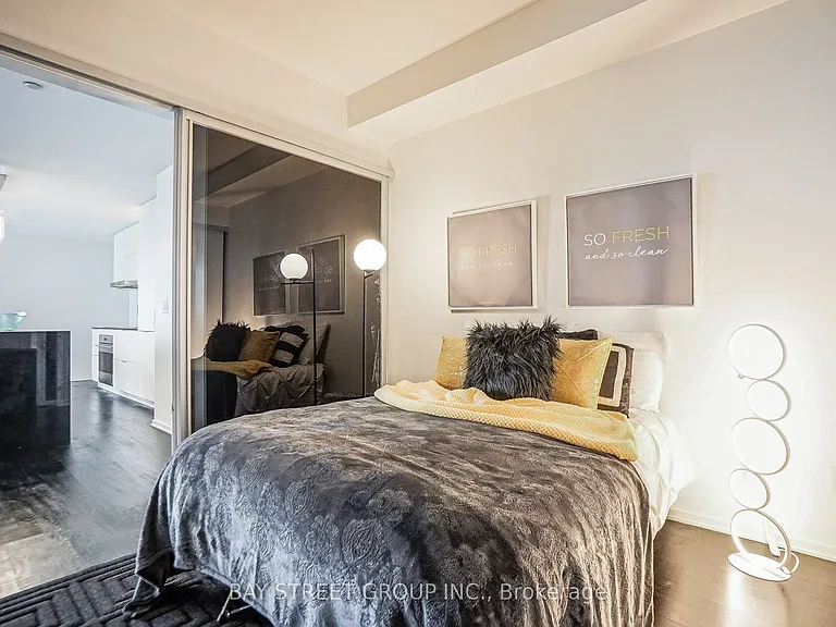 1 Bloor St E #505 — Photo 18