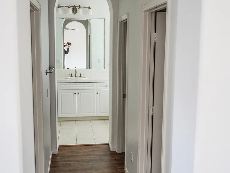 1882 Shadetree Dr — Photo 28