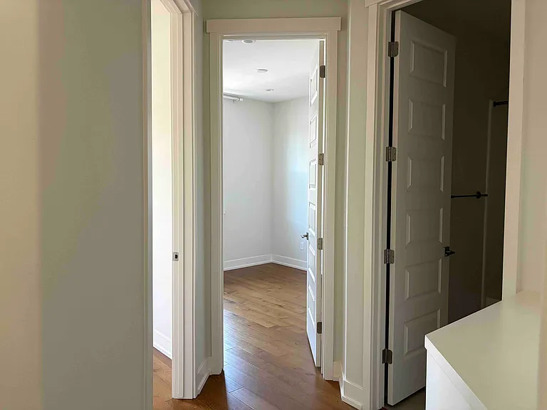 2343 Toledo Ter — Photo 10