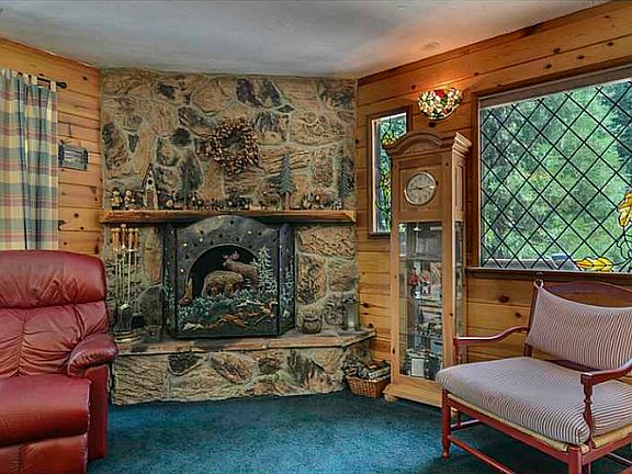 2nd image of 518 Club House Dr