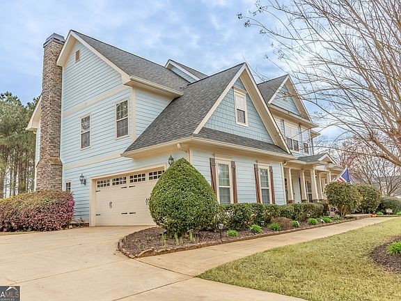 4th image of 209 Suffolk Way