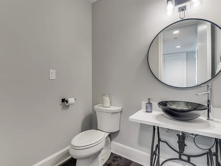 1505 Elm St #1504 — Photo 14