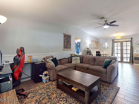 2nd image of 1649 MARY BETH Drive