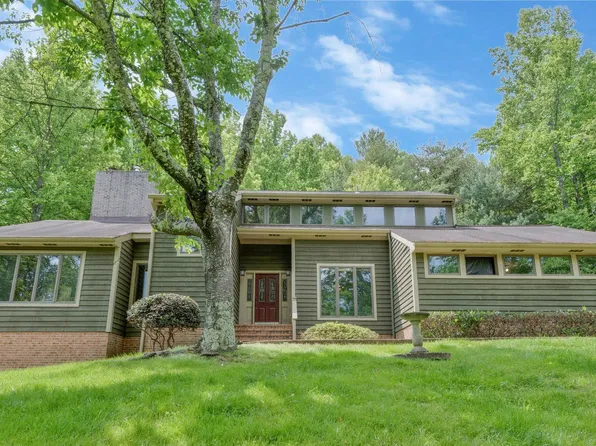 5735 Hunton Wood Dr, Broad Run, VA 20137