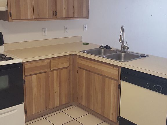 3rd image of 1324 NE 24th Ave