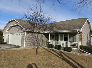 220 Wyldewood Dr, Oshkosh, WI 54904