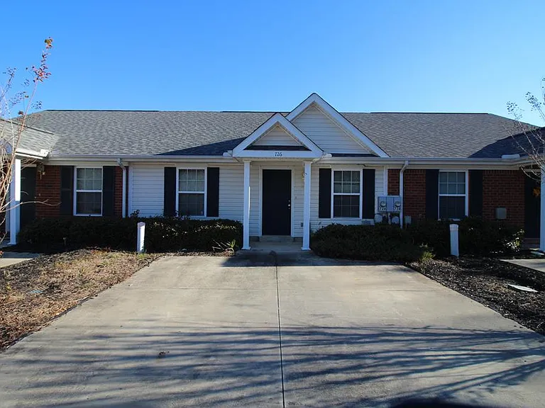 726 Creekside Dr — Photo 36