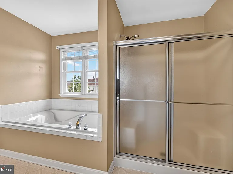 33 Wild Rose Dr — Photo 18