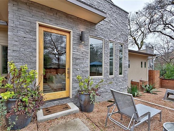 4th image of 2100 Glendale Pl #B