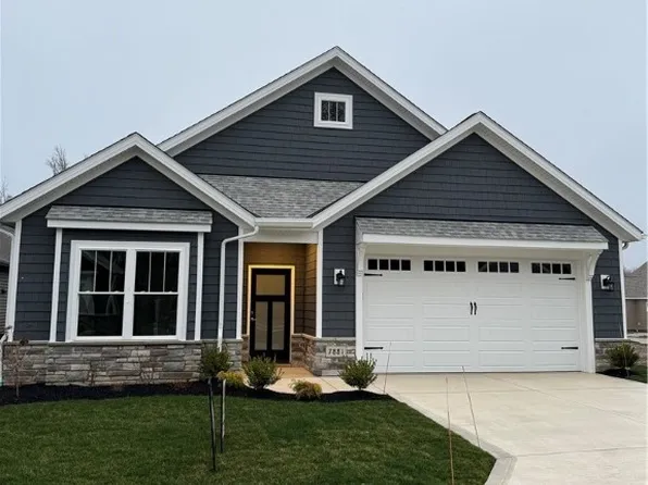 7881 Fox Hunter Ln, Painesville, OH 44077