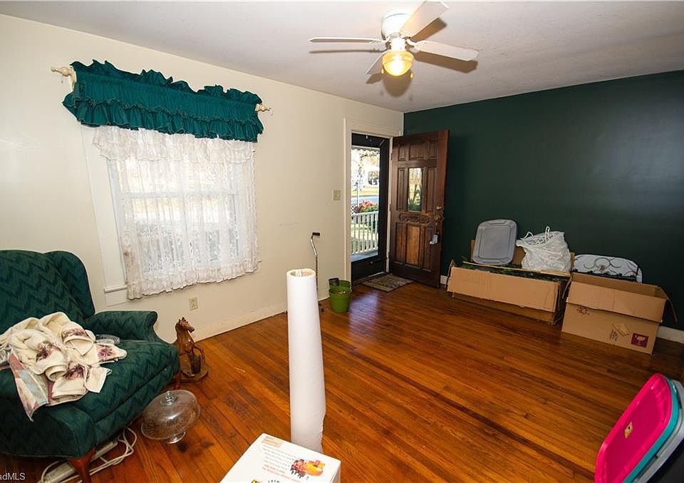 1st image of 527 Queen Ann St