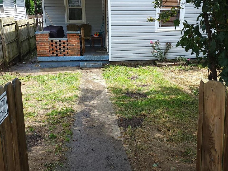 1st image of 209 1/2 Blue Grass Ave