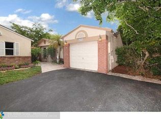 13721 Cumberland Pl, Davie, FL 33325