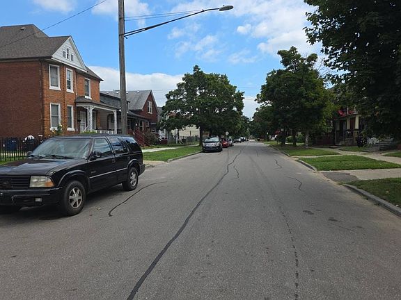 4th image of 4136 Rohns St