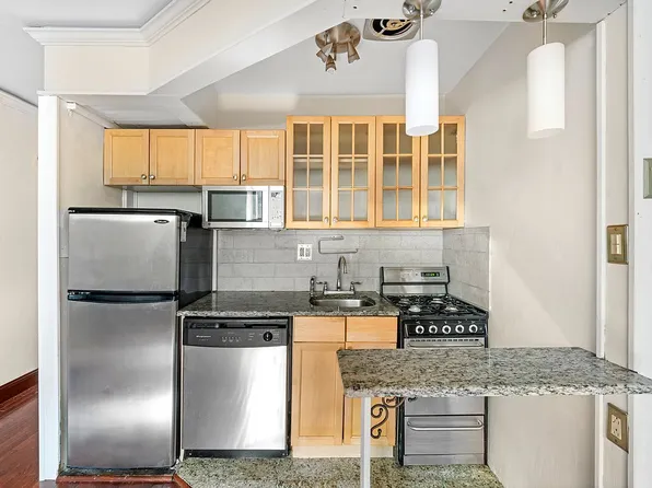 160 E 26th St APT 2A, Manhattan, NY 10010
