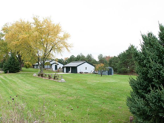 4th image of 3226 Merrill Lake Dr