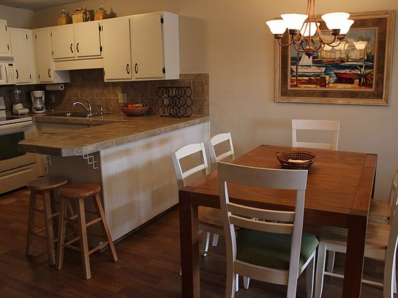 Kitchen/Dining area