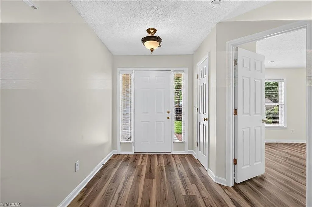 2 bed, 1322 sqft, $1,950 — Photo 3