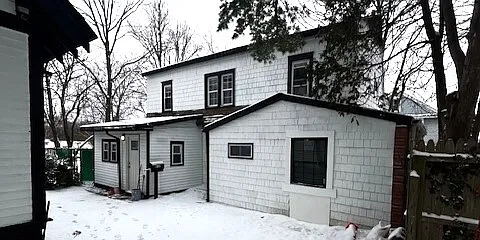 1112 E Colvin St — Photo 3