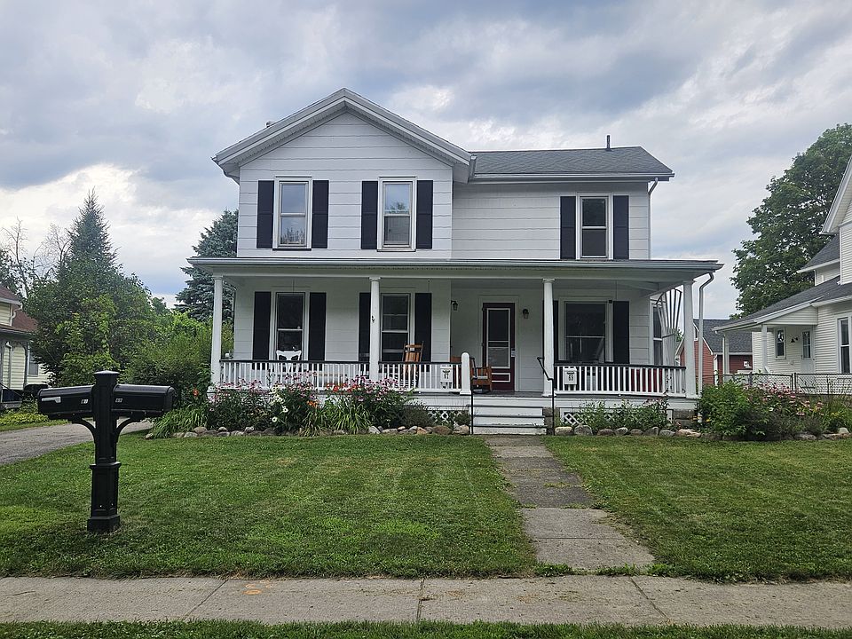 1st image of 69 East Ave #69