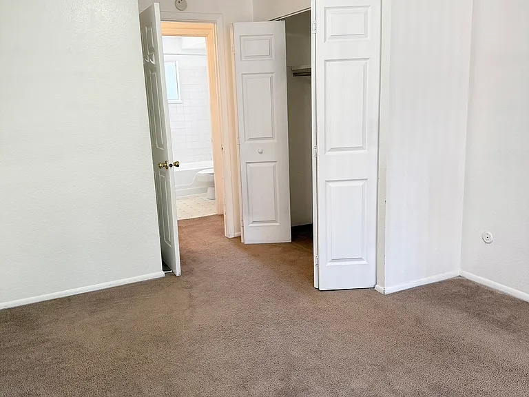 The Cove Apartments — Photo 6