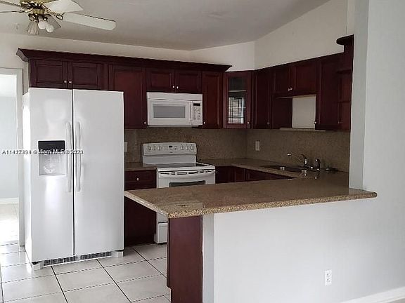 4th image of 306 Glen Arbor Ter