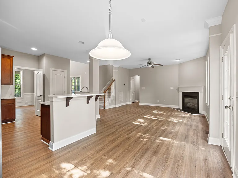 120 Hatchet Creek Ct — Photo 7